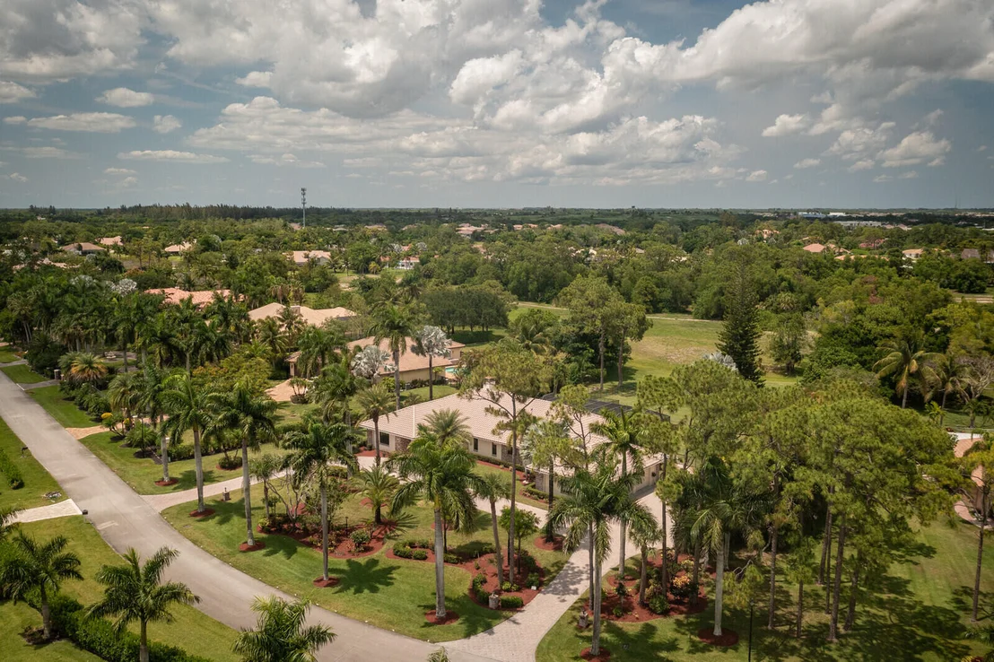 Photo of 9170 Dundee Drive Drive