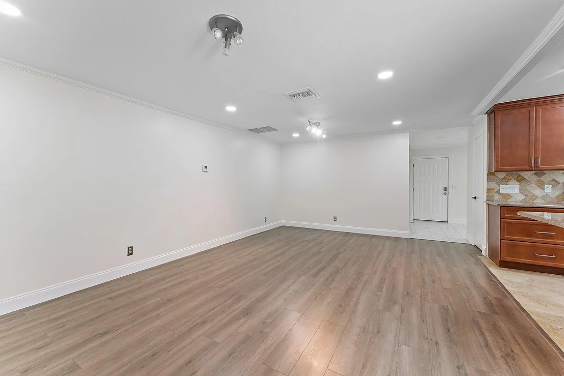 Photo of 214 Circle W