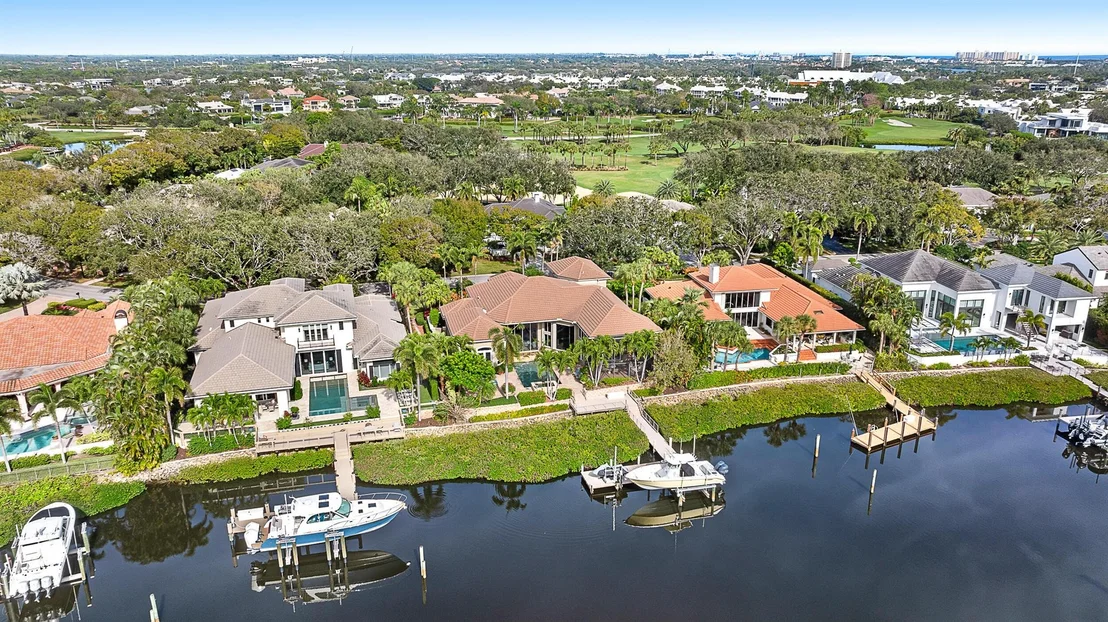 Photo of 139 Commodore Drive
