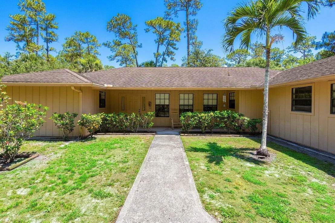 Photo of 15094 Timberlane Place