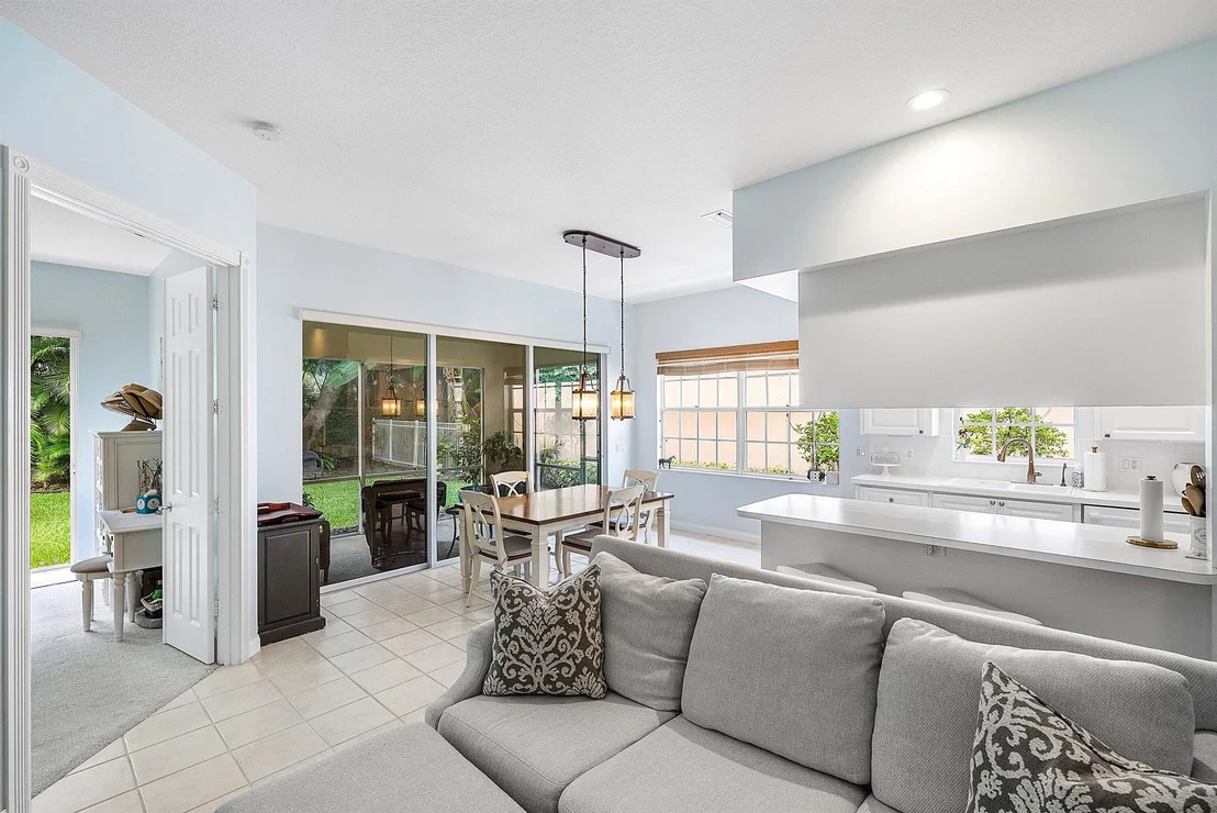 Photo of 2048 Valencia Drive