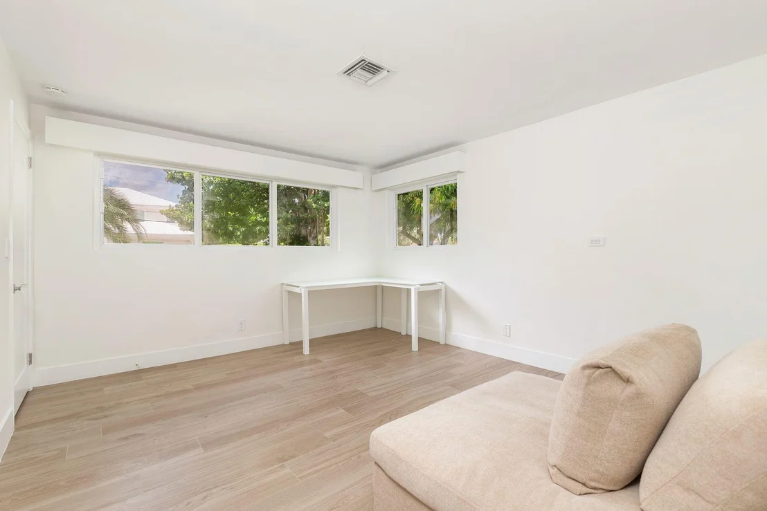 Photo of 7926 Pine Tree Lane