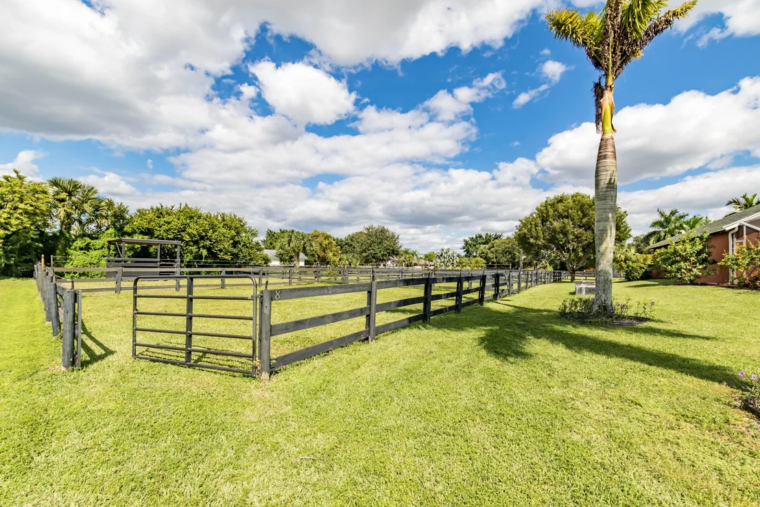 Photo of 833 Cindy Drive