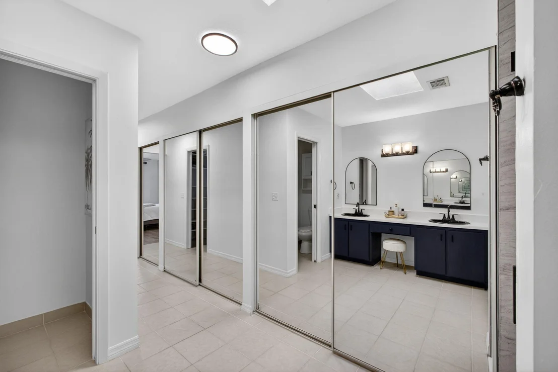 Photo of Unit C at 101 Half Moon Circle