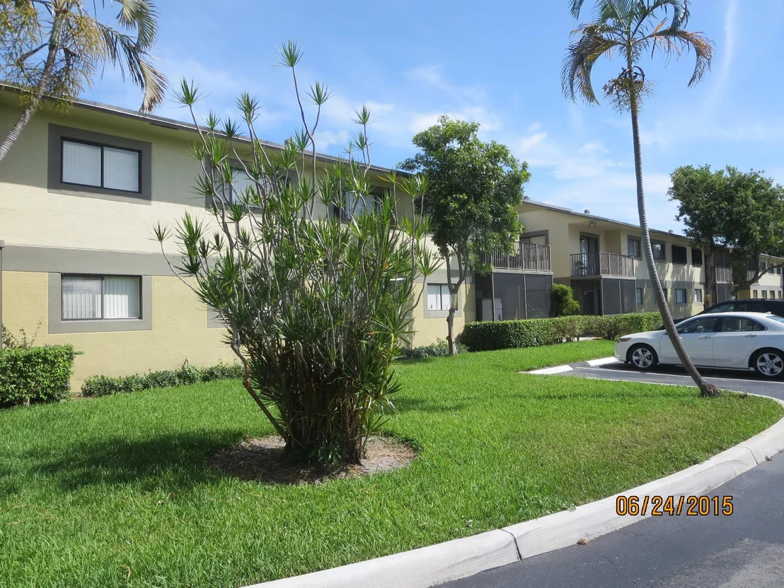 Photo of Unit 104 at 567 Trace Circle