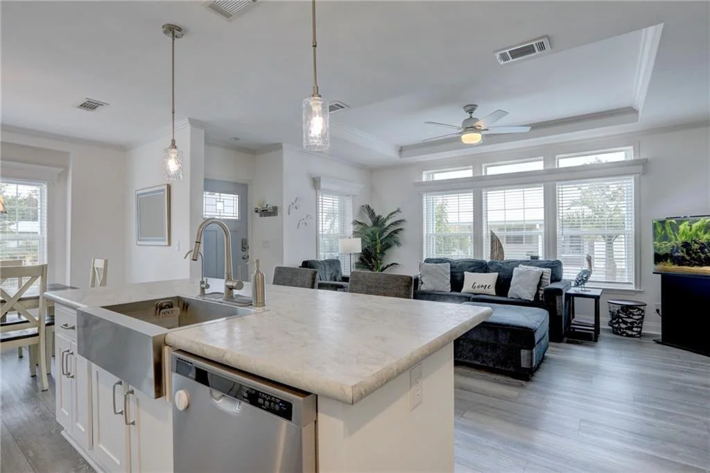 Photo of 322 Macadamia Drive