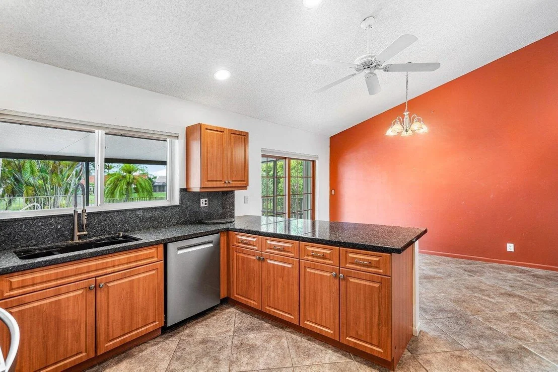 Photo of 9439 Sun Pointe Drive