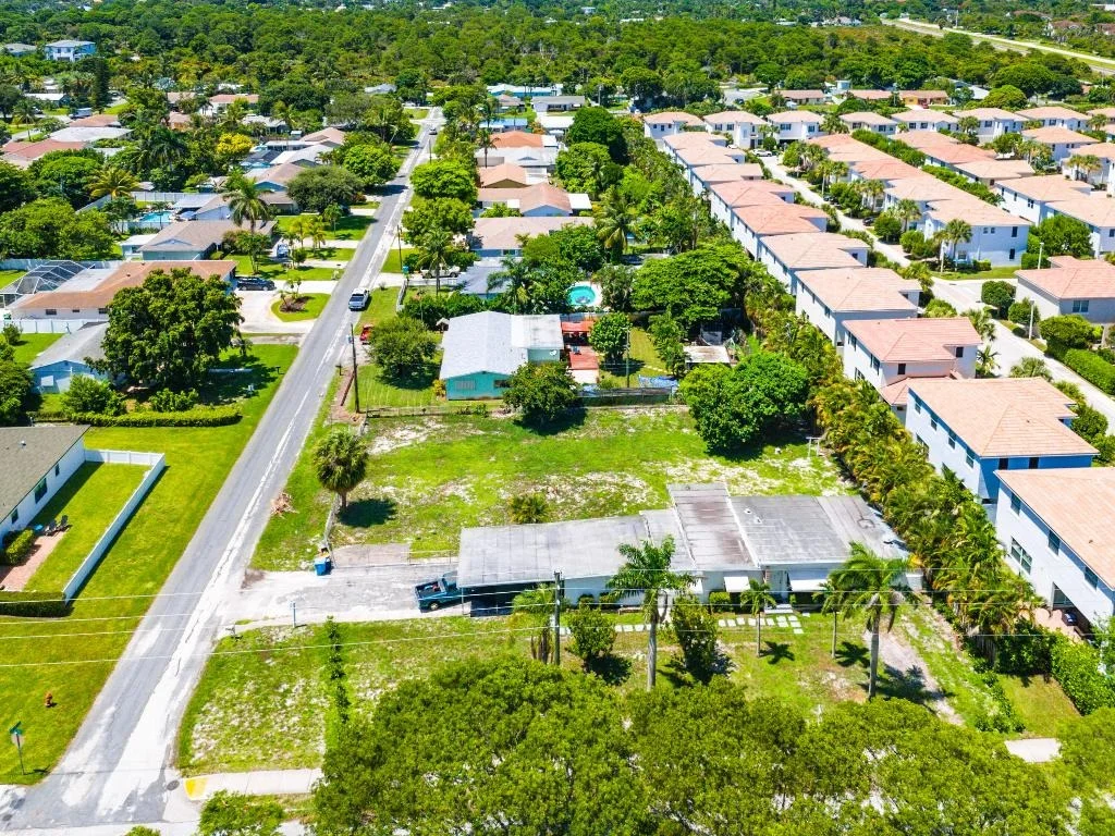 Photo of 335 Gulfstream Boulevard