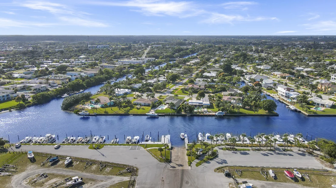 Photo of 424 Ebbtide Drive