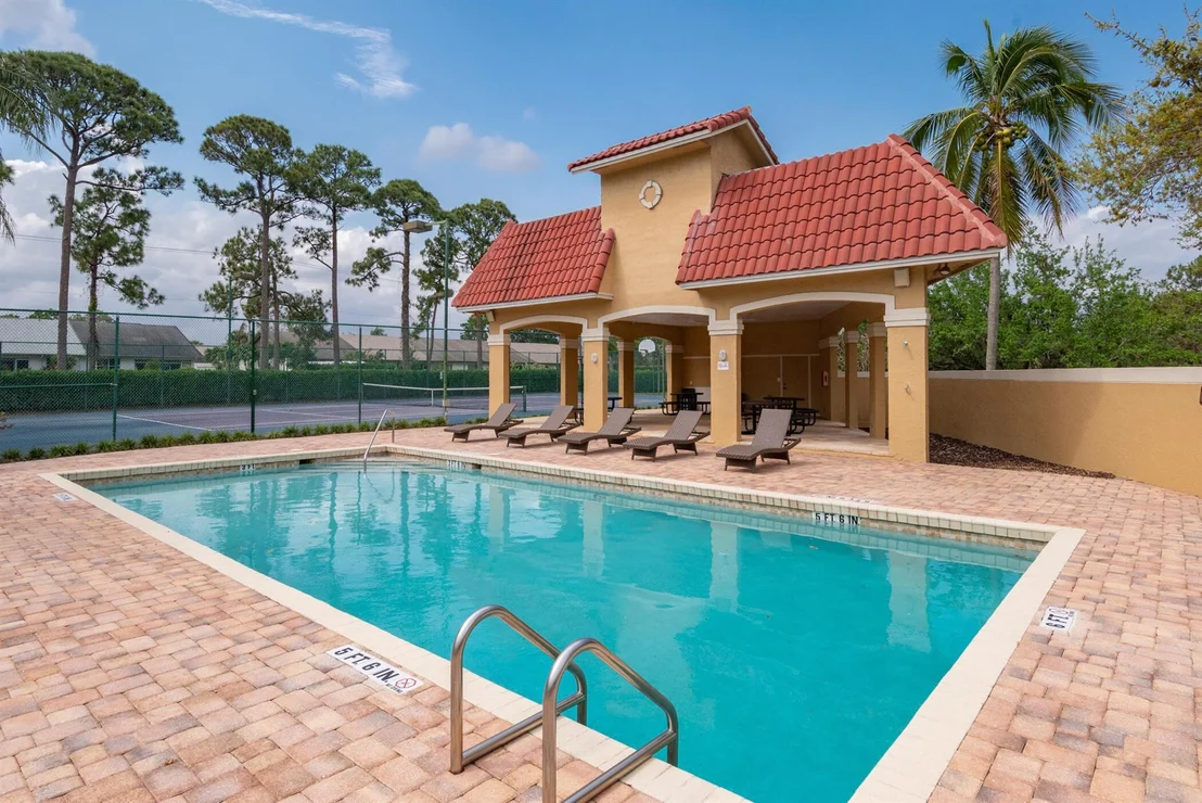 Photo of 132 Stonebriar Boulevard