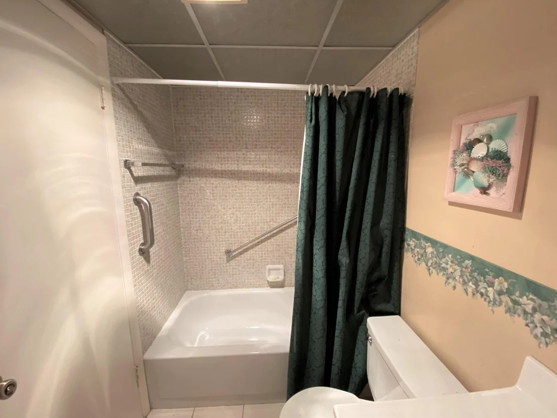 Photo of Unit 128 at 128 Normandy C
