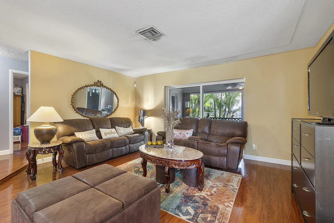Photo of 6972 NW 8th Street