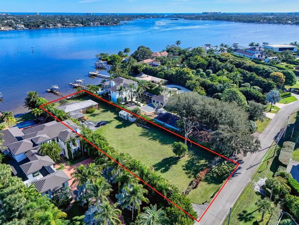 Photo of 5297 Pennock Point Road