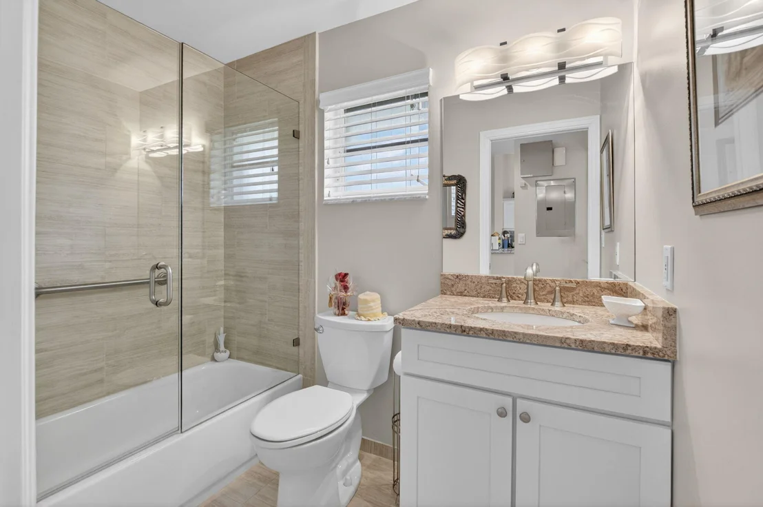 Photo of 5582 Royal Lake Circle