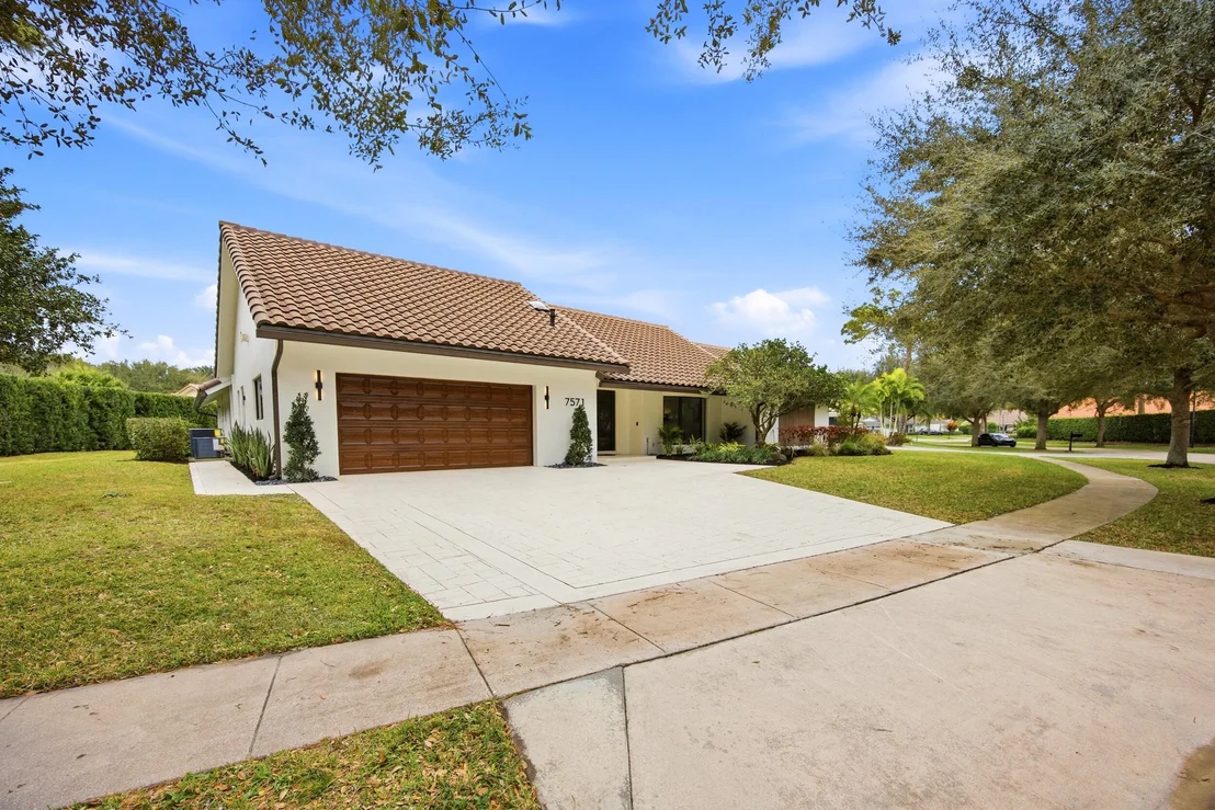 Photo of 7571 Estrella Circle