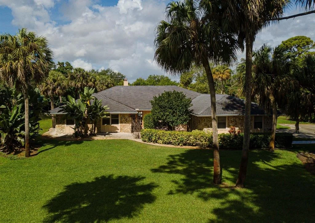 Photo of 2520 Greenbrier Drive