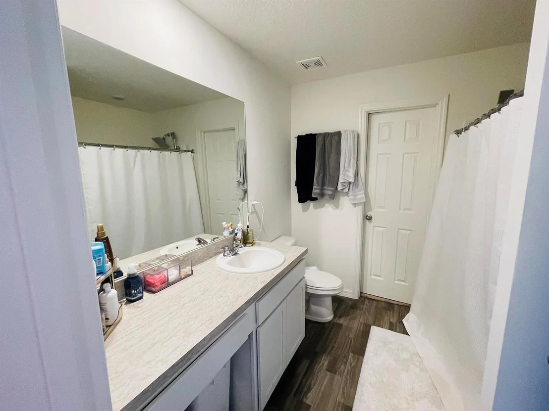 Photo of 787 SE 25th Drive
