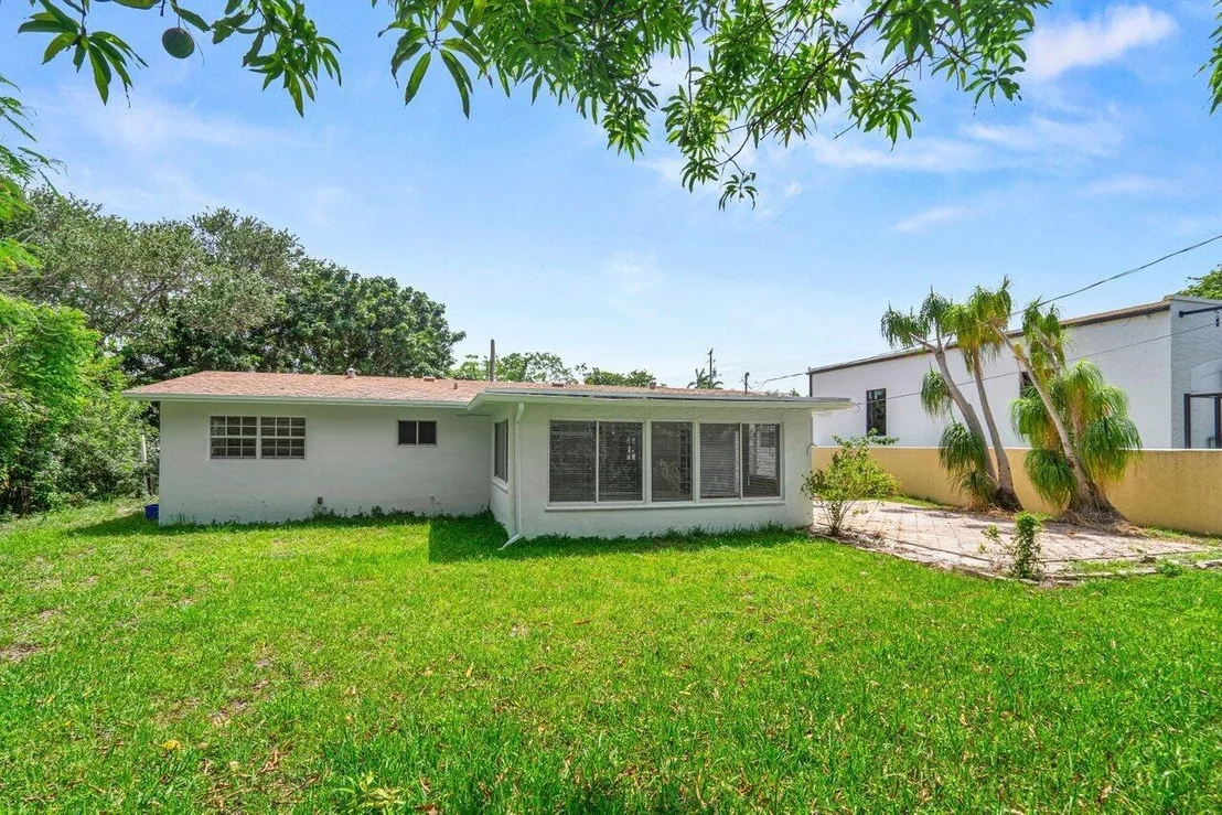 Photo of 249 NW 4th Diagonal