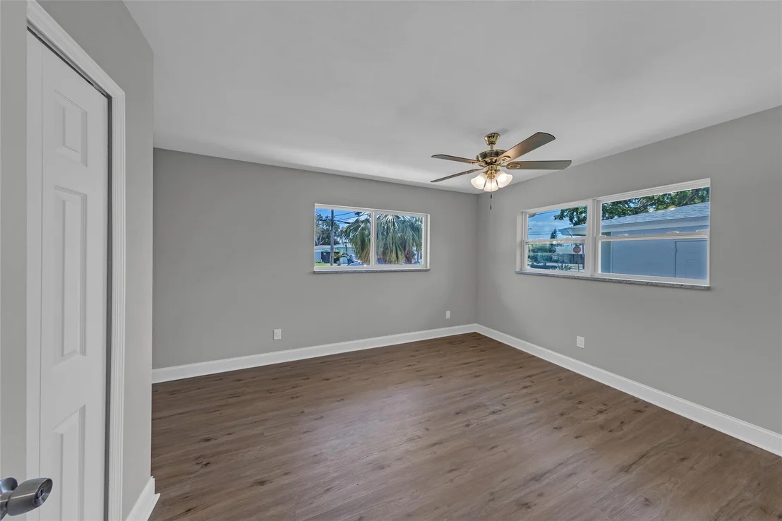 Photo of 421 SE 5th Avenue