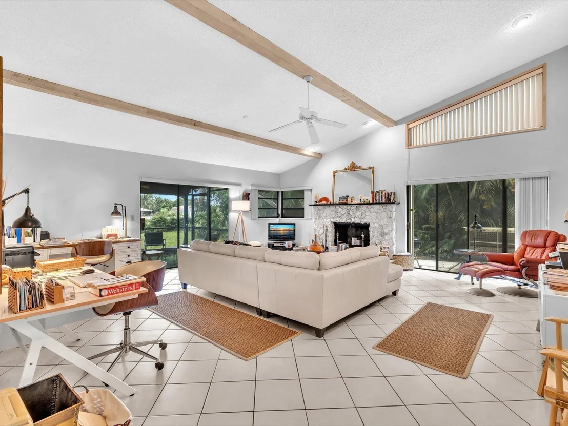 Photo of 3537 Lakeview Drive