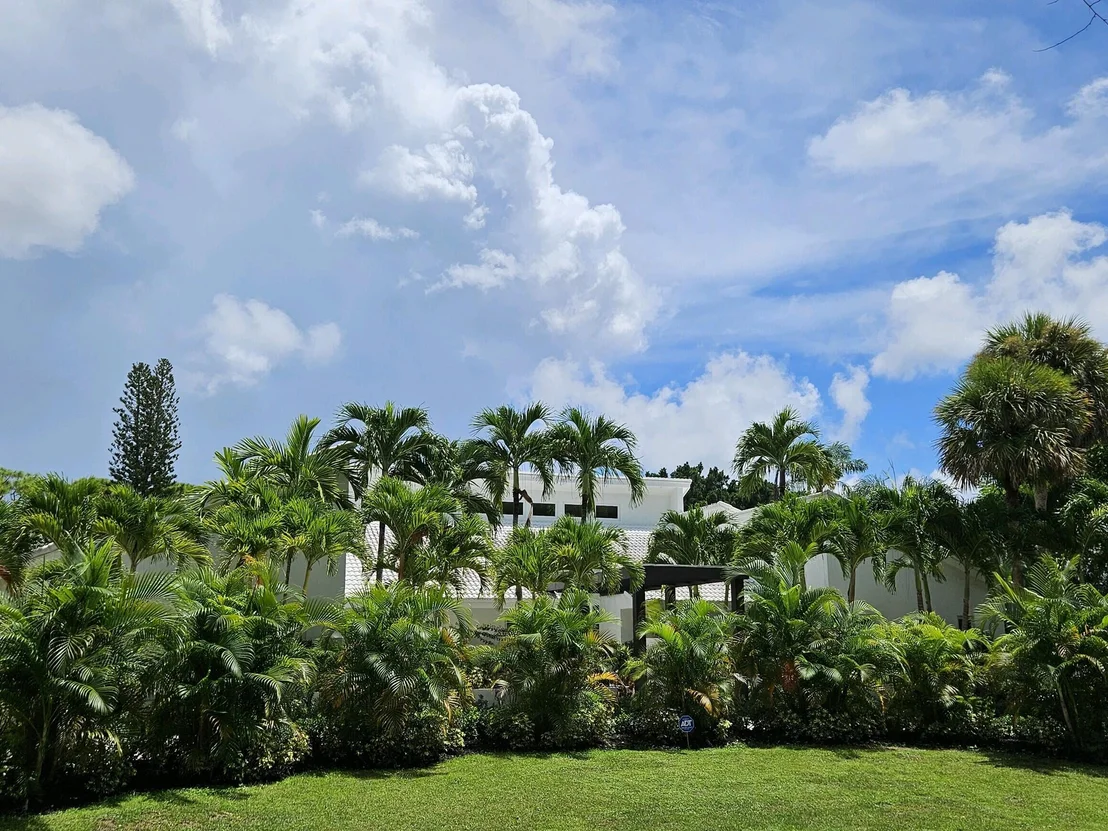 Photo of 355 Oakview Drive