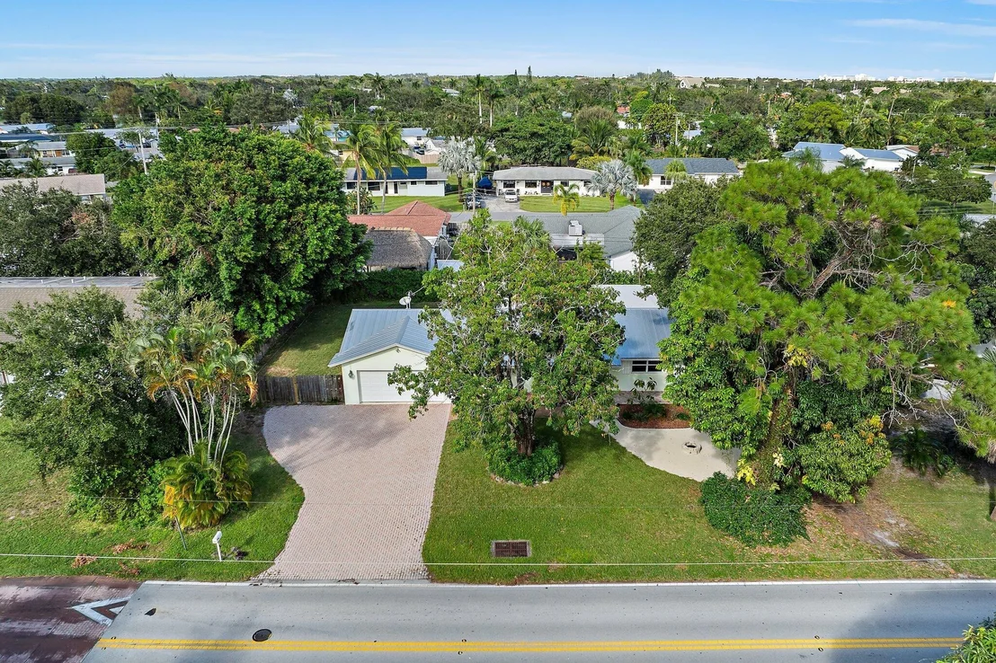 Photo of 243 W Riverside Drive