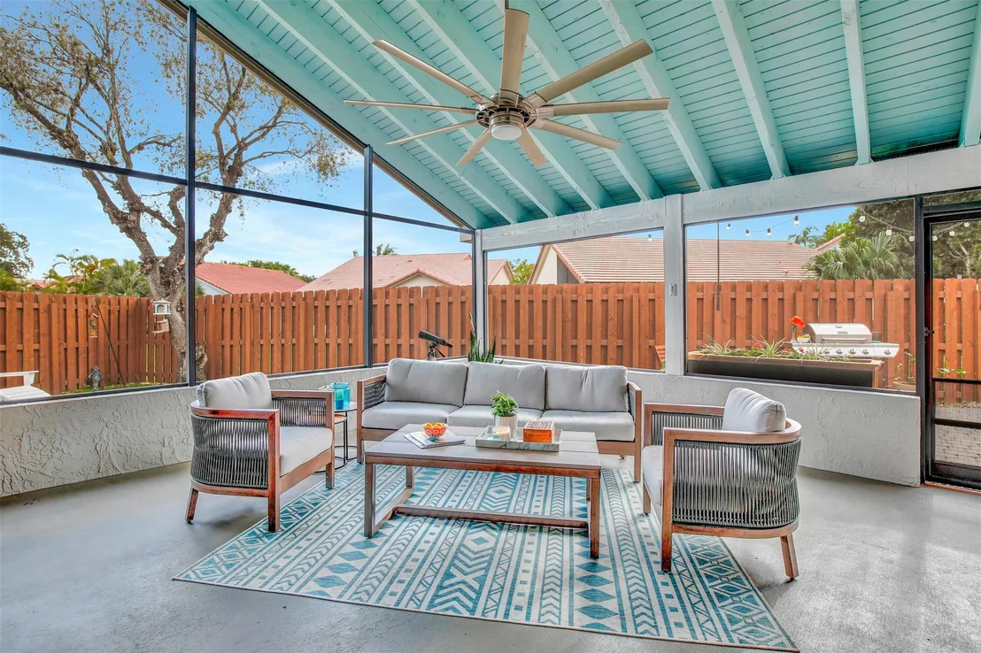 Photo of 2083 Augusta