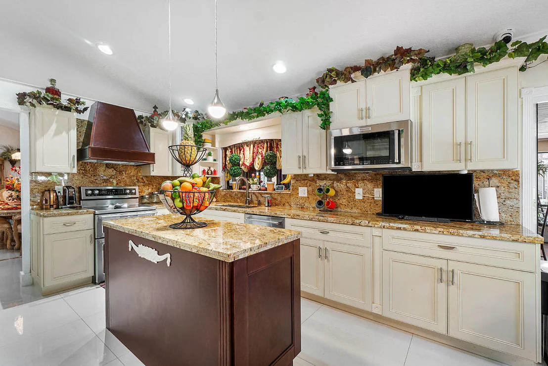 Photo of 9711 Sun Pointe Drive