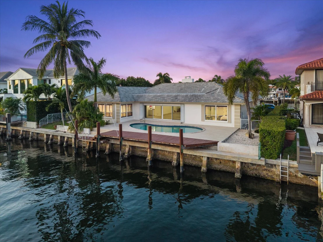 Photo of 872 Lilac Drive
