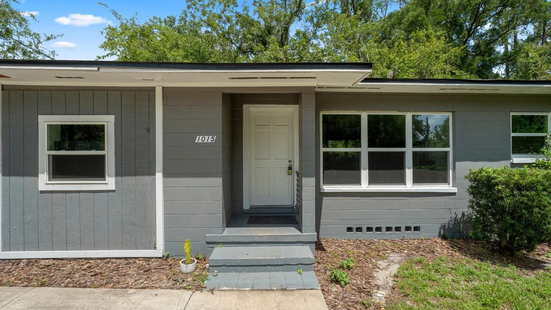 Photo of 1015 SE 10th Terrace