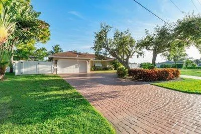Photo of 864 Avocet Road