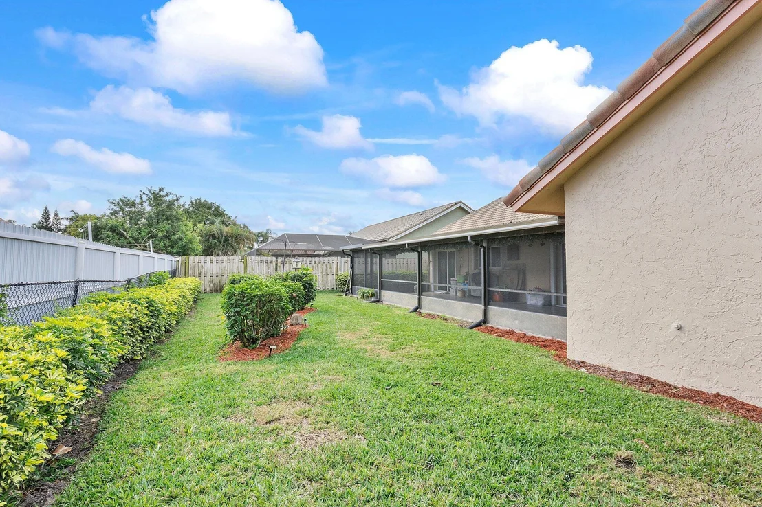 Photo of 9776 Sun Pointe Drive