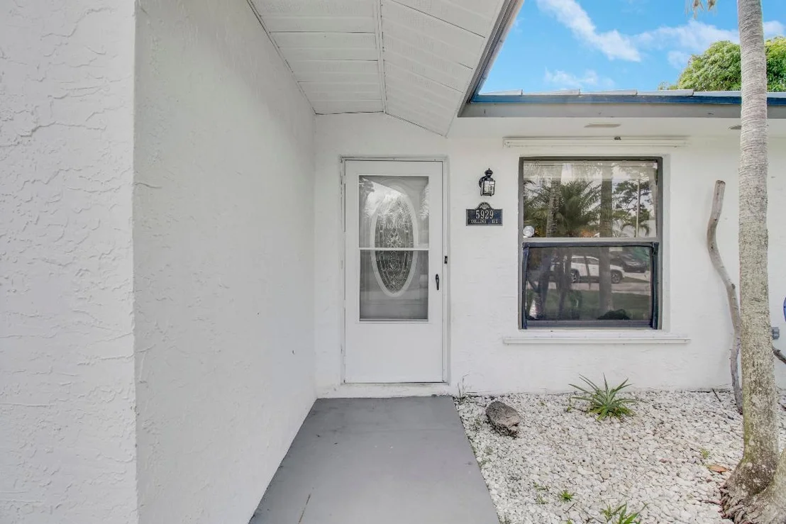 Photo of 5929 SE Collins Avenue