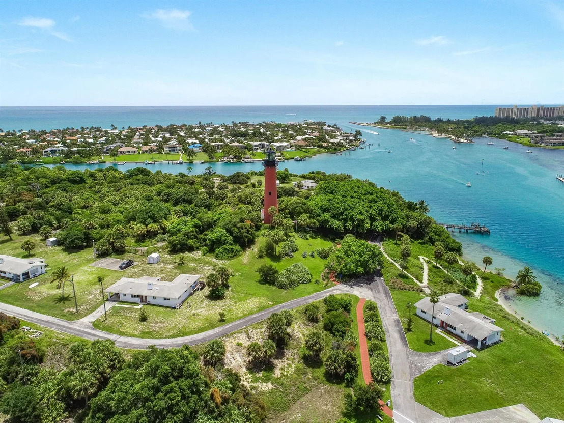 Photo of 274 Crane Point N