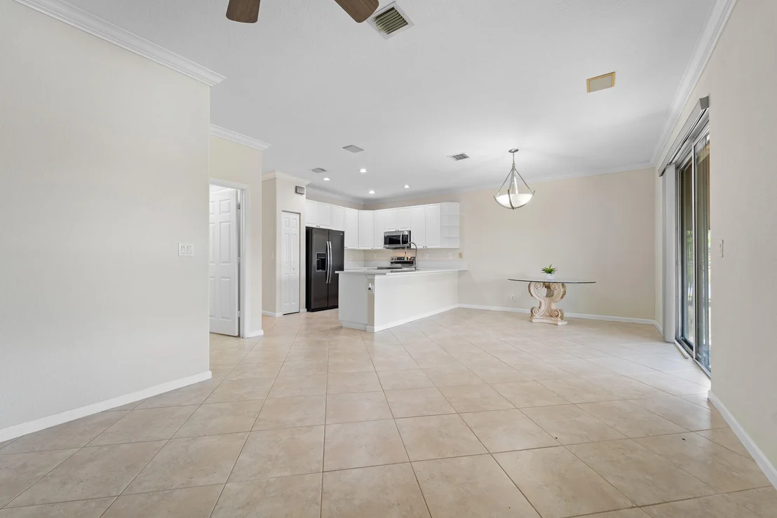 Photo of 4341 NE Lake Lucerne Circle NE