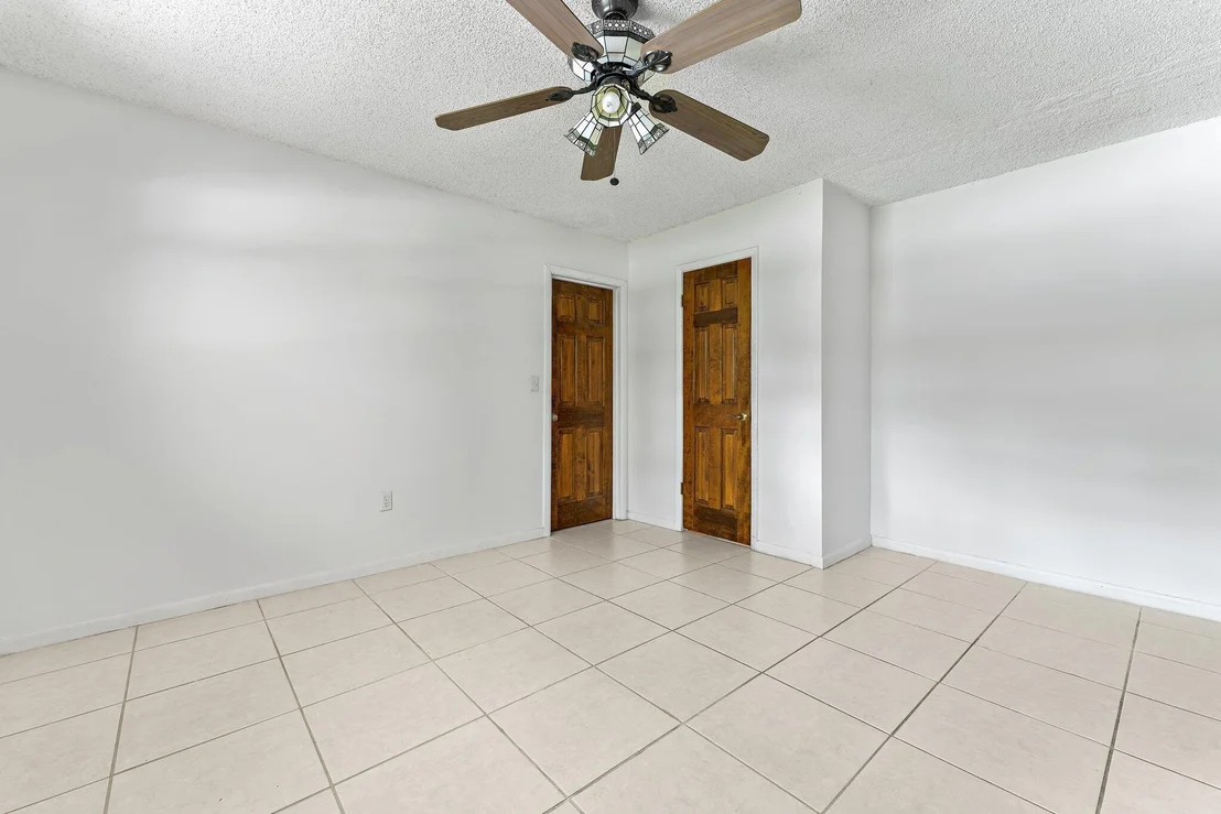 Photo of 243 W Riverside Drive