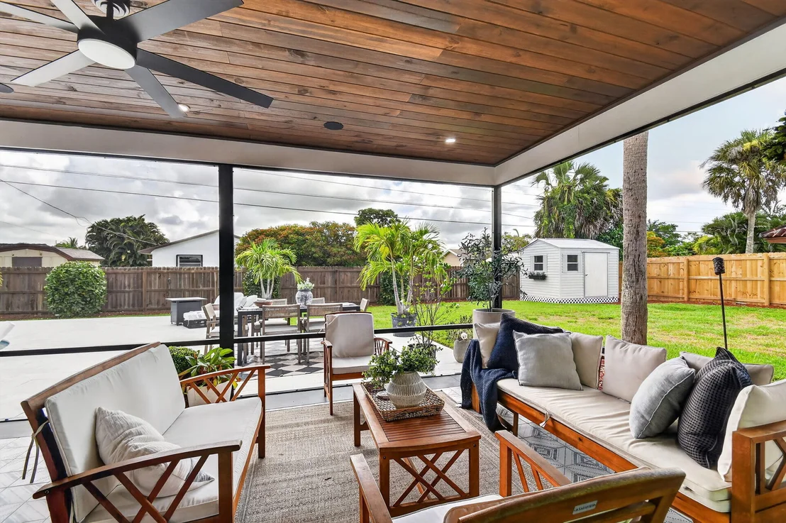 Photo of 110 W Coconut Drive