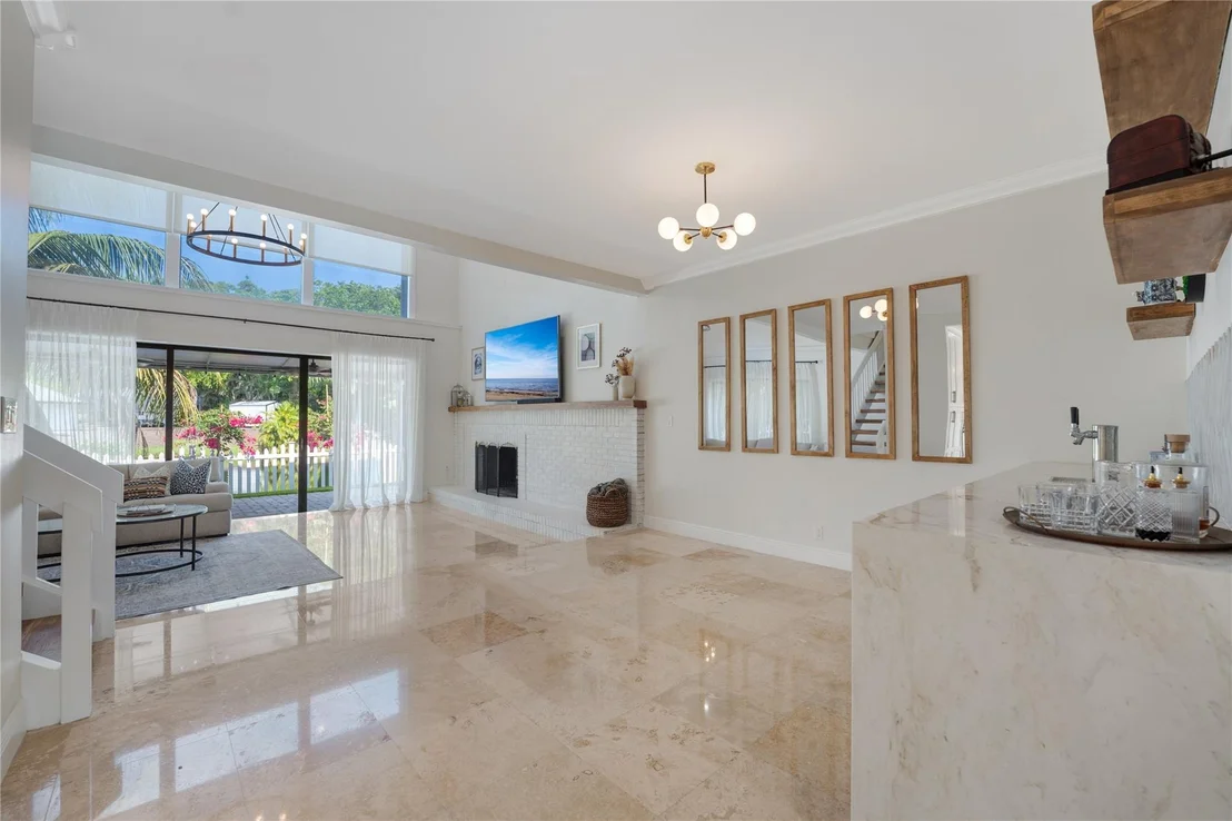 Photo of 741 Mockingbird Lane