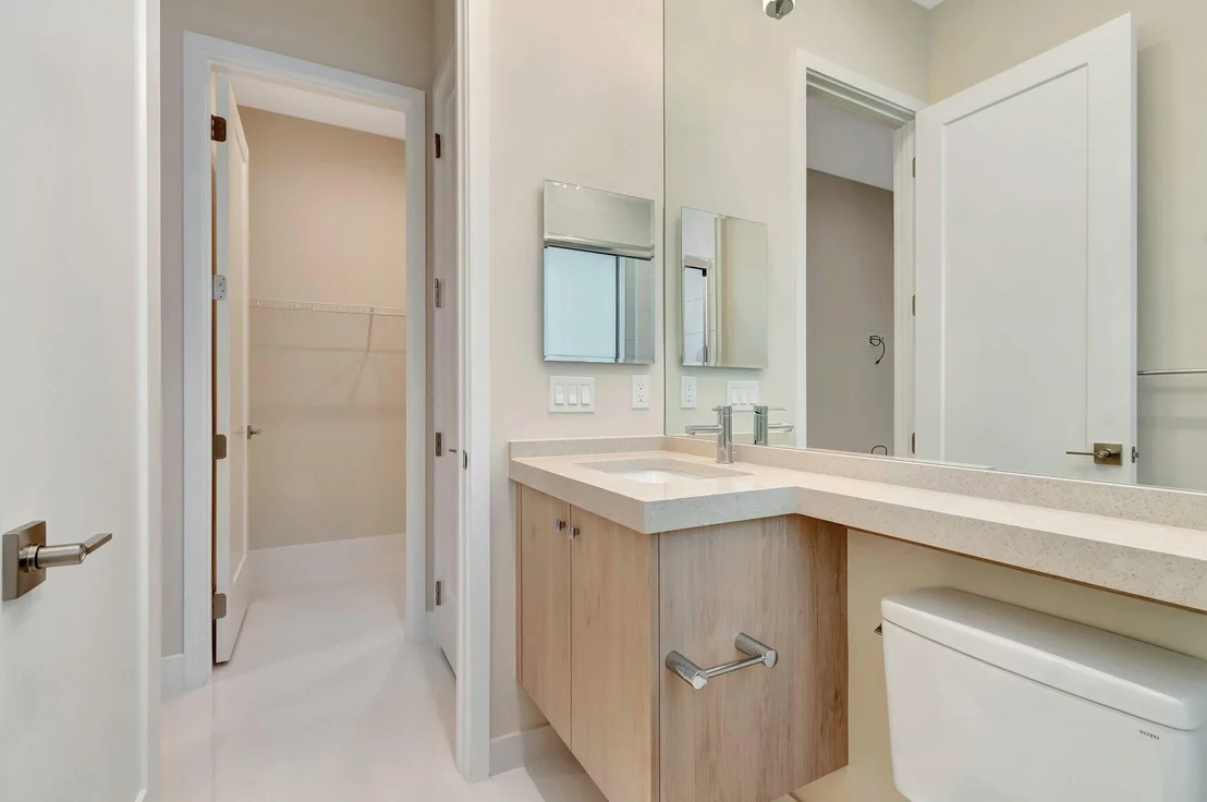 Photo of 9452 Riverside Park Drive