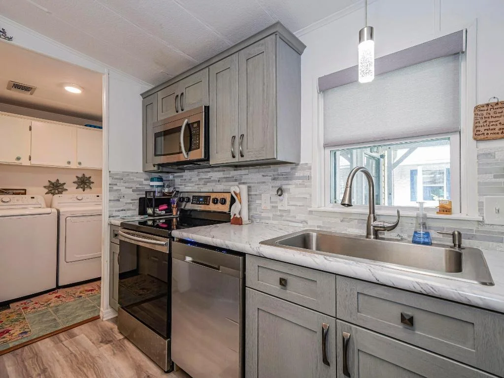 Photo of 409 Avocado Drive