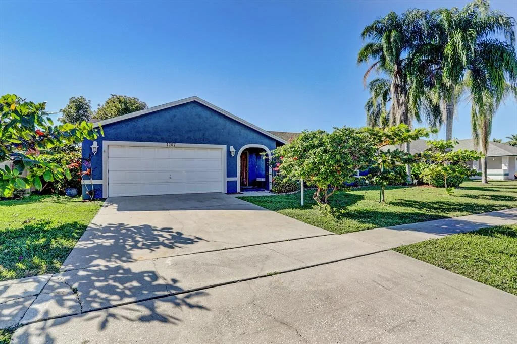 Photo of 1207 Larch Way