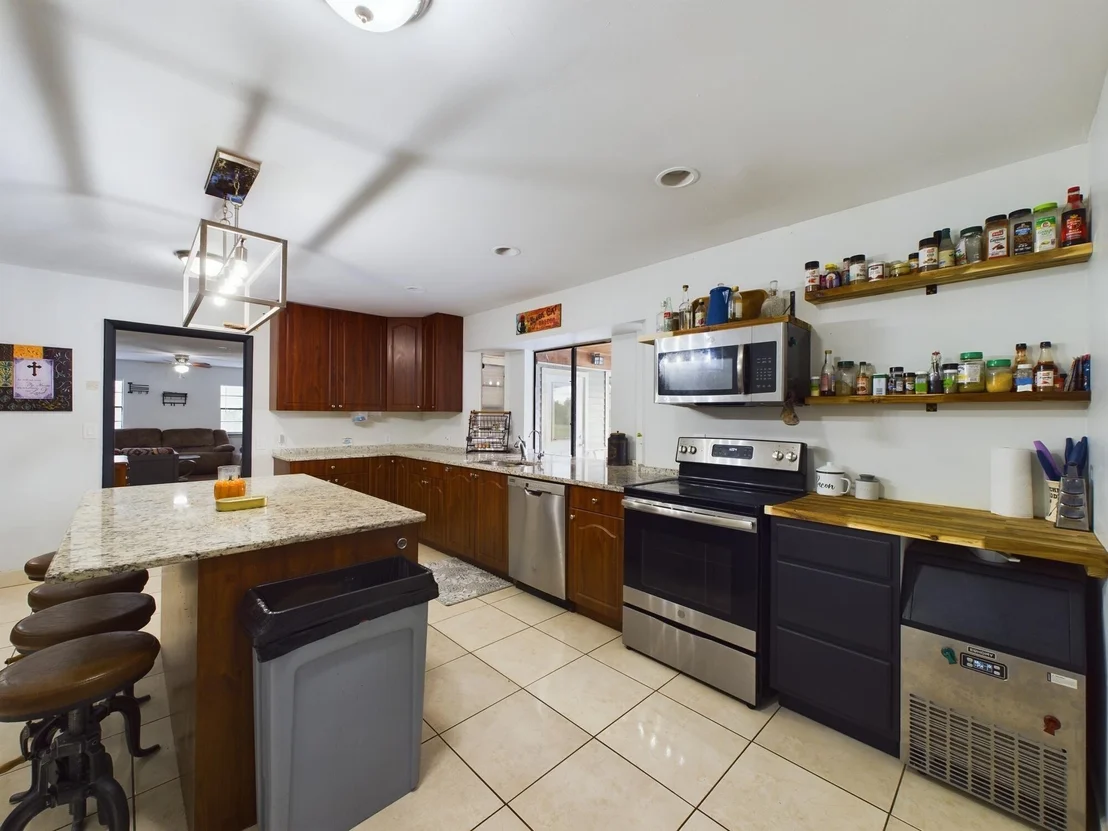Photo of 2267 NE 54th Trail