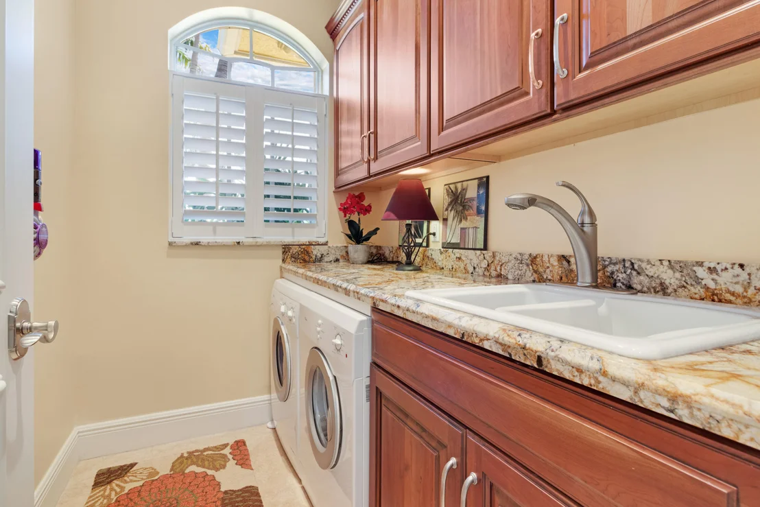 Photo of 371 SE 15th Avenue