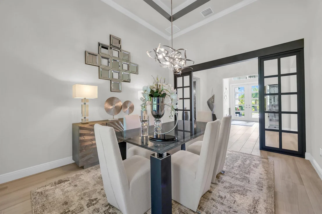 Photo of 718 SW Riverwatch Place