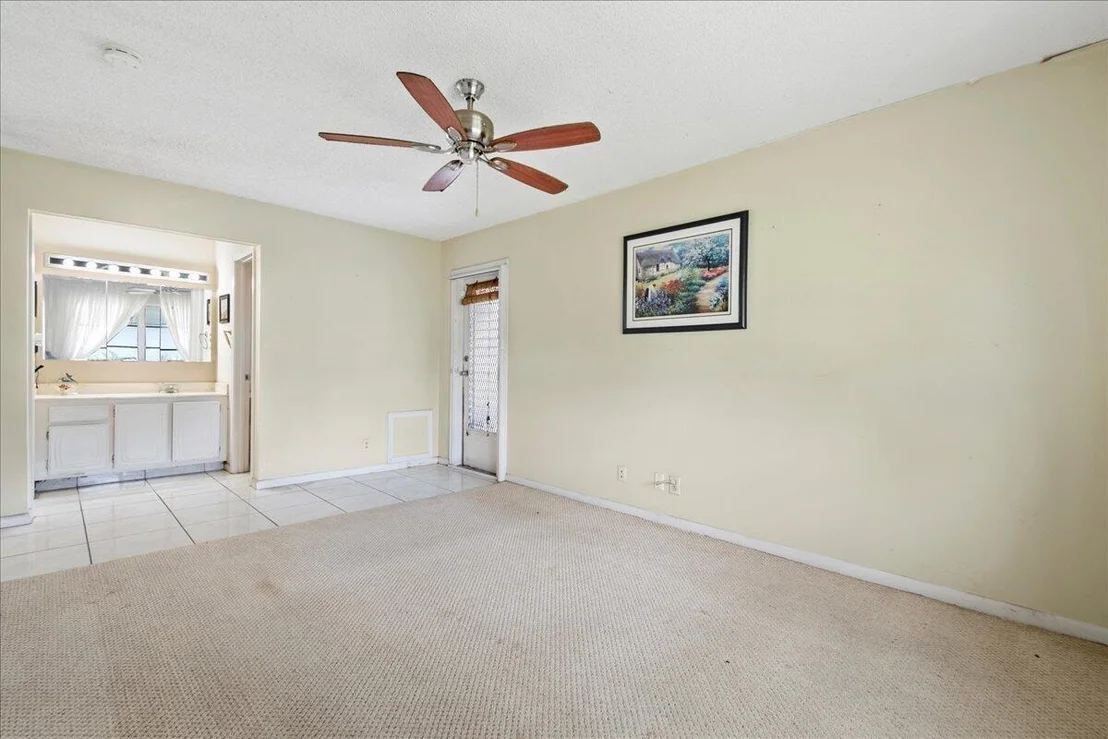 Photo of Unit D at 560 High Point Drive