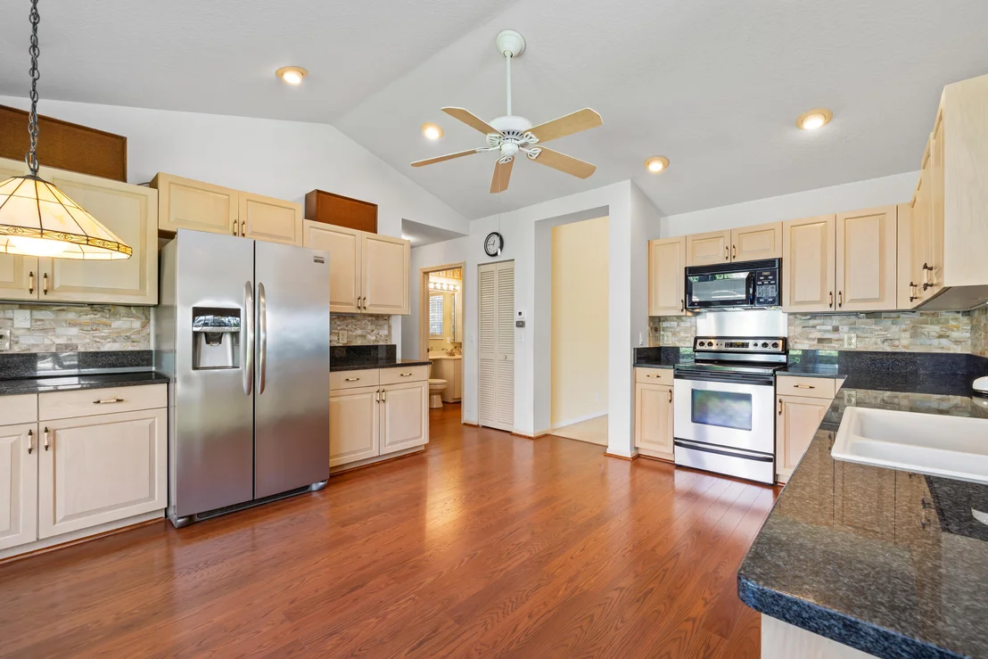 Photo of 2368 SW Danforth Circle