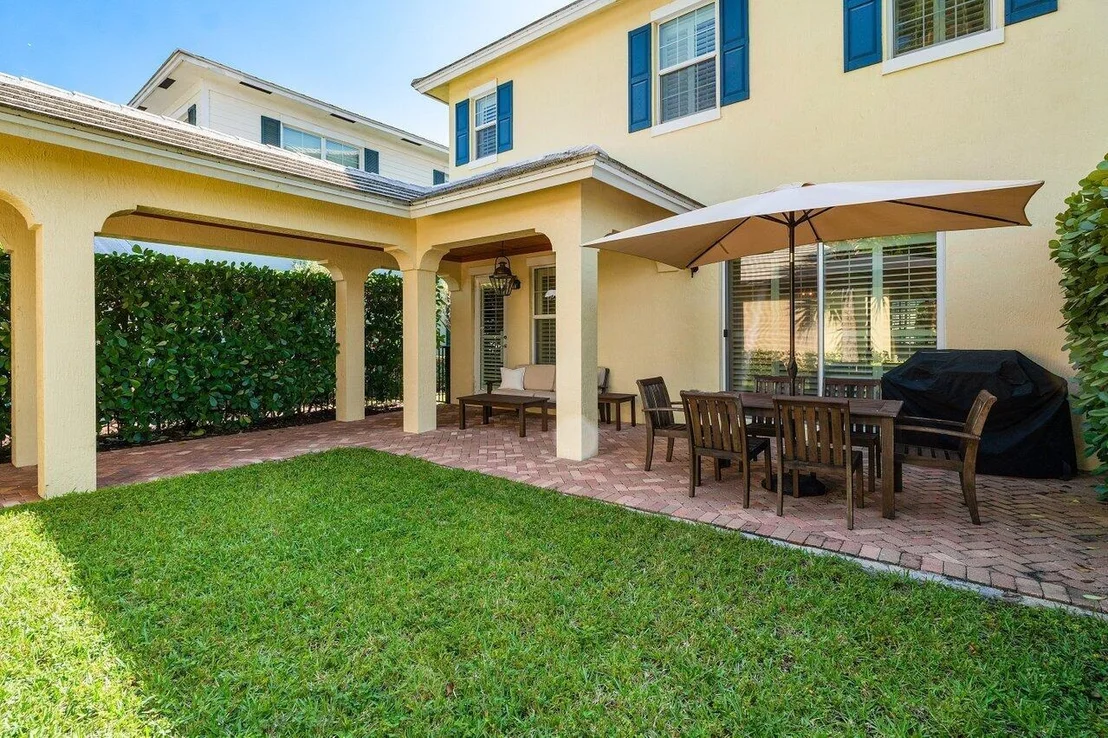 Photo of 124 W Bay Cedar Circle