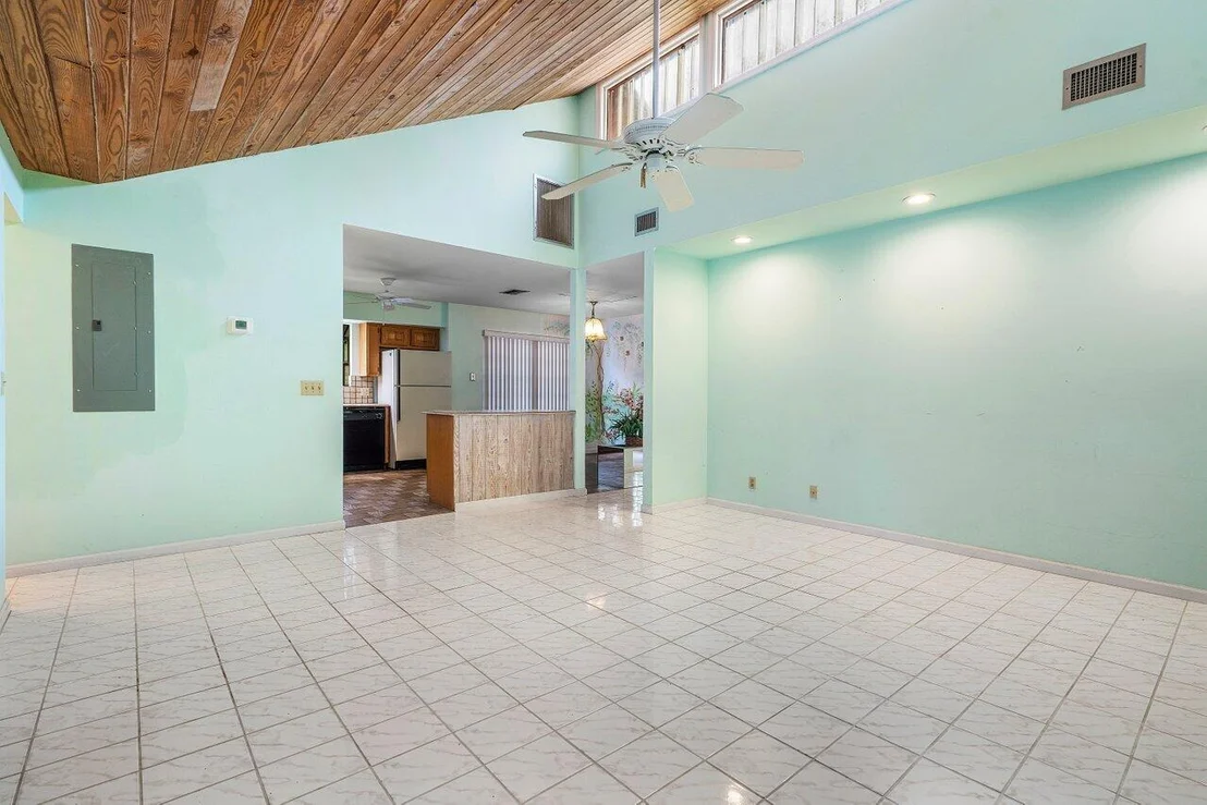 Photo of 4744 Dolphin Drive