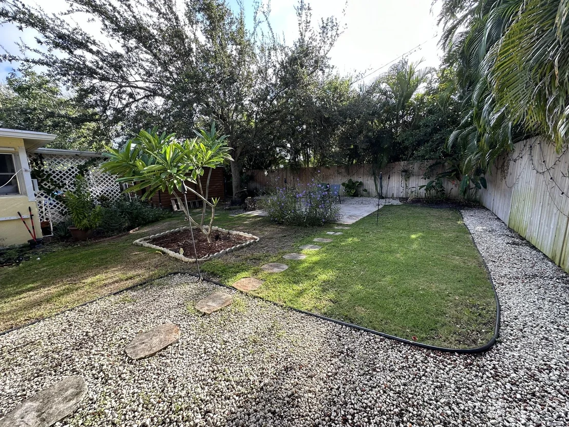 Photo of 914 SE 3rd Street