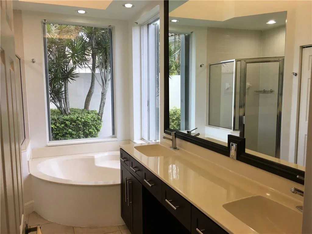 Photo of 2563 Bay Pointe Drive